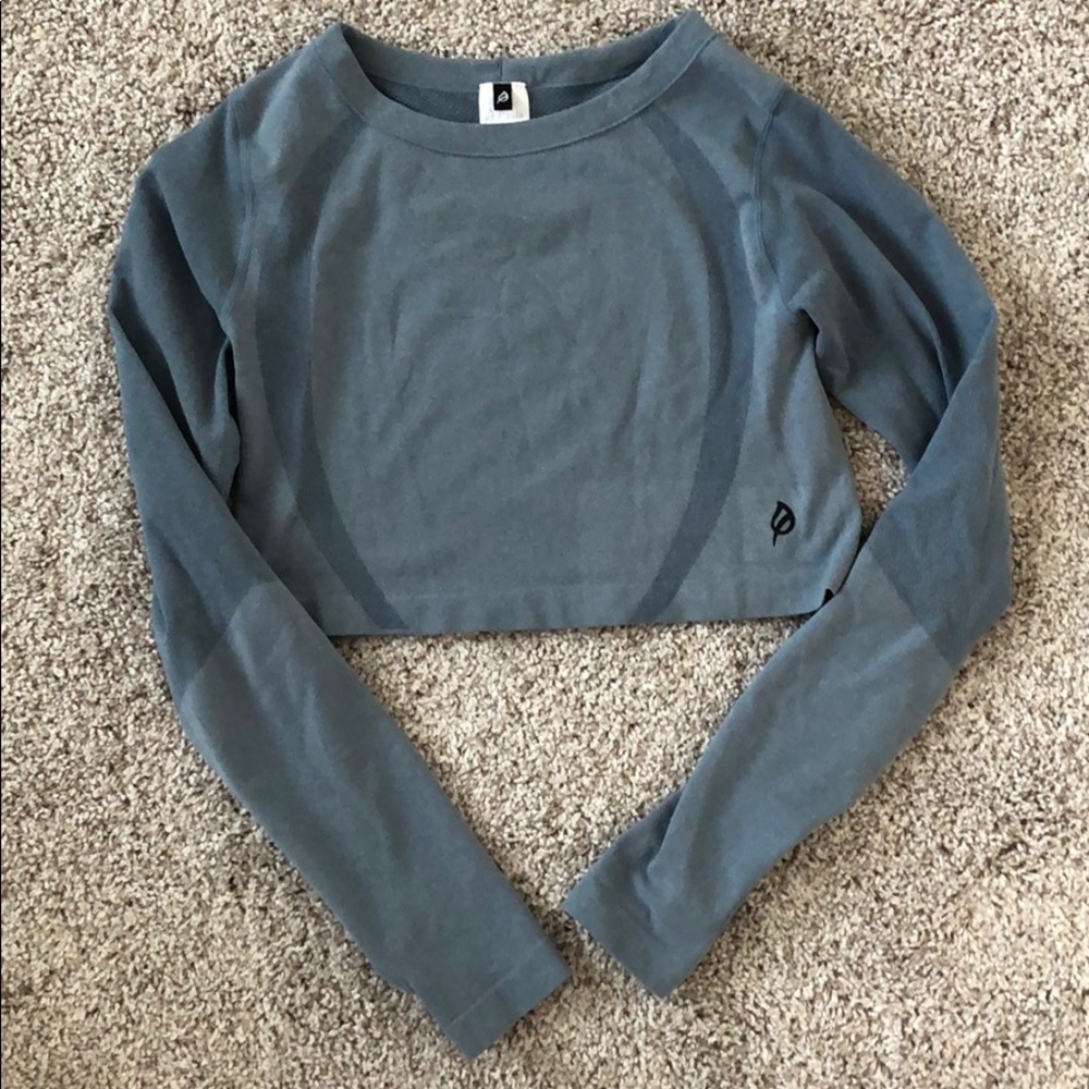 Ptula Invigorate Seamless Crop